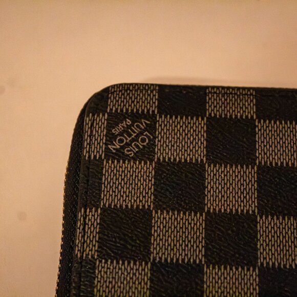 Louis Vuitton Damier Graphite Clutch - Picture 2 of 8